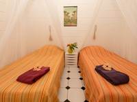 LOCATION YLANG 1 CHAMBRE 2 À BAOBAB ET PALMIERS A L ETANG SALE LA REUNION