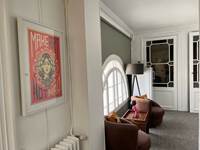 Palier et petit salon