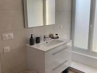 appartement-meuble-cambo-les-bains-salle-de-bain.jpg