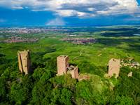 lestroischateaux