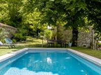 Piscine extérieure du gîte Domaine Sainte Raffine à Belvèze