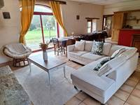 Grand salon du gîte de groupe - gîte des hulottes