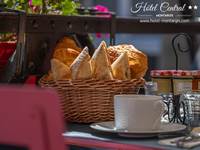 Petit-déjeuner en terrasse