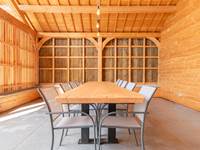 Terrasse couverte table pour 10 personnes