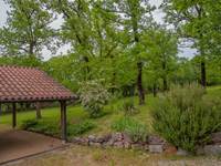 Gîte du Causse Loubressac Carport