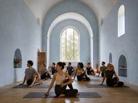 Yoga dans la Chapelle