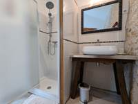 Salle de douche à l'étage