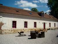 Gîte et salon de jardin au soleil