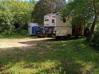 emplacement parking ombragé pour gros camping car sans raccordement
