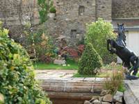 bassin jardin hotel victor hugo mont st michel