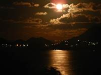 vue sur la baie des Saintes la nuit