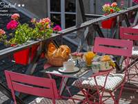 Petit-déjeuner en terrasse