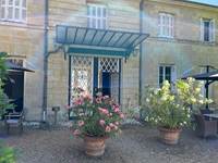 Entrée de la maison depuis la terrasse