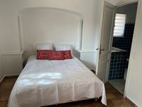 Double bedroom with en-suite bathroom, Villa Lou Pantaï