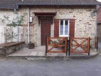 ENTREE DE LA MAISON AVEC TERRASSE ATTENANTE