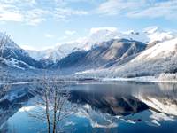 Le lac de Loudenvielle en hiver