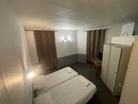 chambre duo, double, spacieuse, confort, vue sur la ville