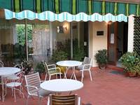 patio calme et ombragé