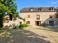 Gîte en pierre dans le Ségala