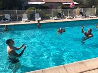 Les Mazets du Rouret - moment de jeu à la piscine