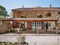 moulin-vezelay-grand-gite-salon-jardin