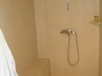 Douche béton ciré en rez de chaussée