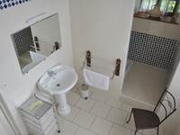 Salle bains au rez-de-chaussée