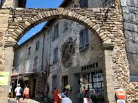 Encore le village...