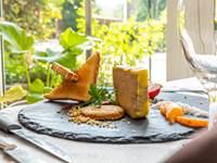ASSIETTE SUR TABLE r
