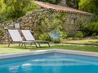 Piscine privée du gîte en pierre dans le Quercy Blanc