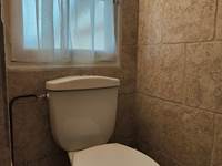 WC fermé dans la chambre