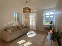 appartement-meuble-cambo-les-bains-salon-lumineux.jpg