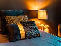 Chambre élégante avec un accès direct sur la piscine