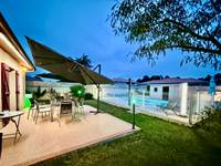 terrasse-repas-soiree_mas-des-anges_soussans-margaux_couple-famille-vignoble.jpg
