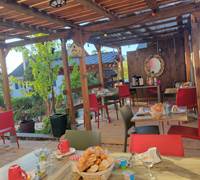 petit déjeuner en terrasse-galerie