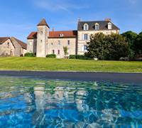 Vue piscine bas-bourg-galerie