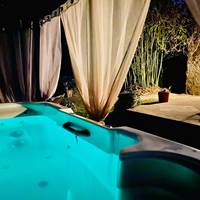 AC8DD0F5-152A-4BC7-B2AD-D24507FB1393