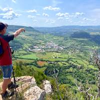 Randonnée vue sur le viaduc de Millau-photo-news
