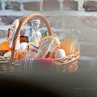 ®GitesLaFermeduParc_breakfast_panier
