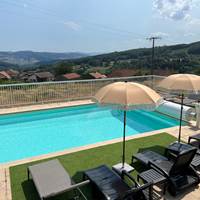 piscine avec vue vallée