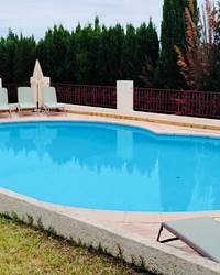 Mas Néoulous piscine.