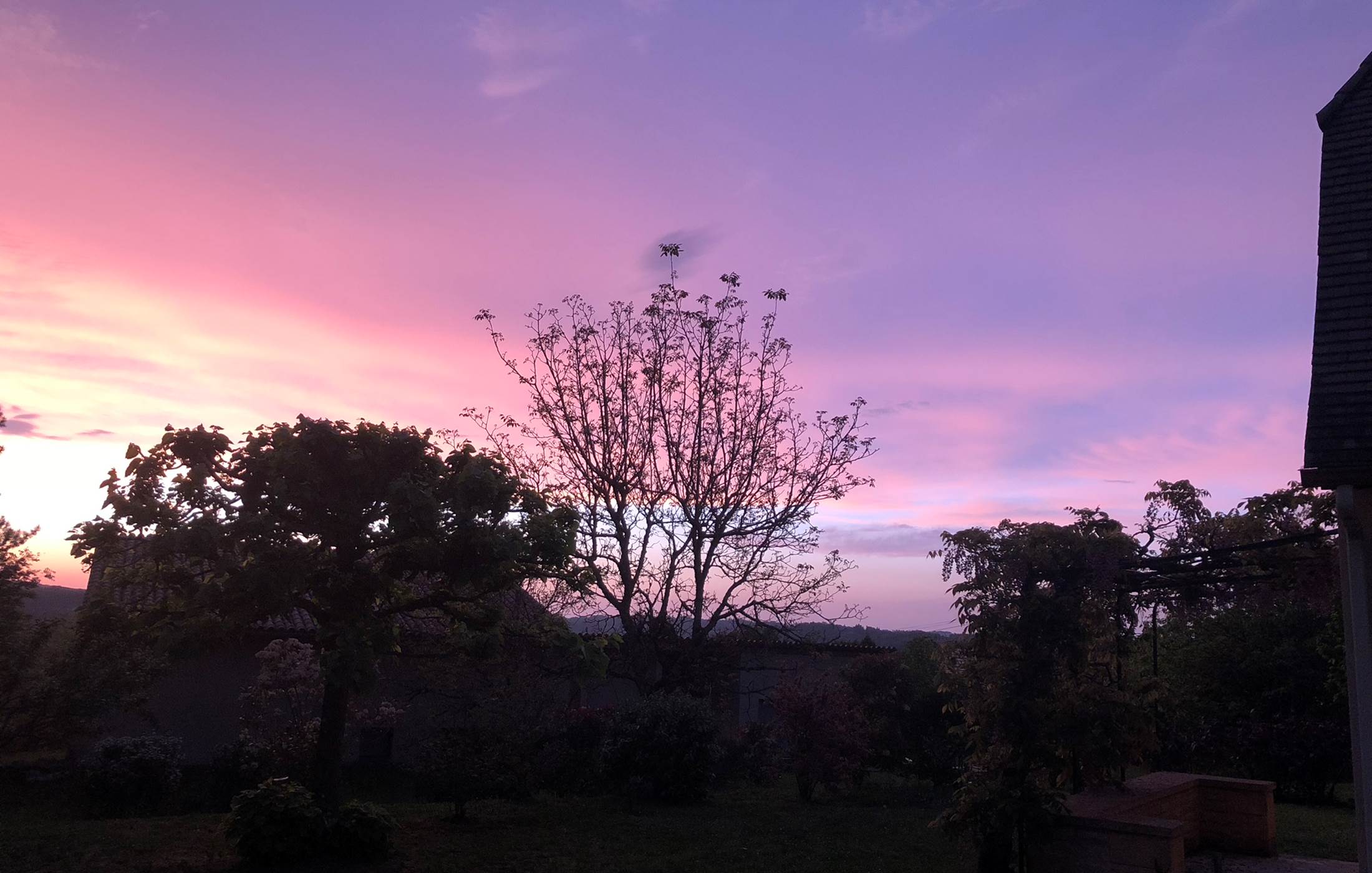 un coucher de soleil