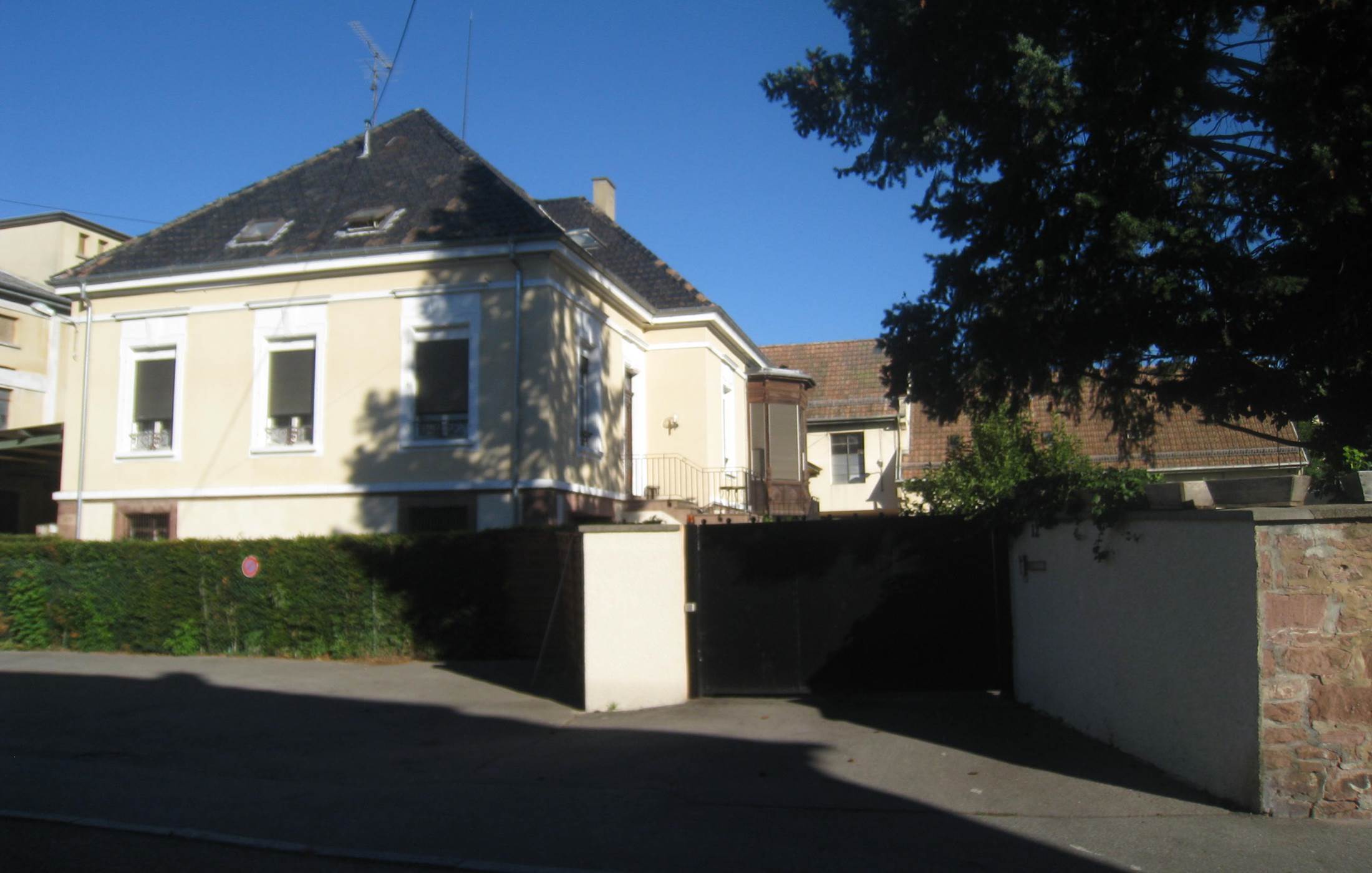 maison 12 r abbé Braun 007