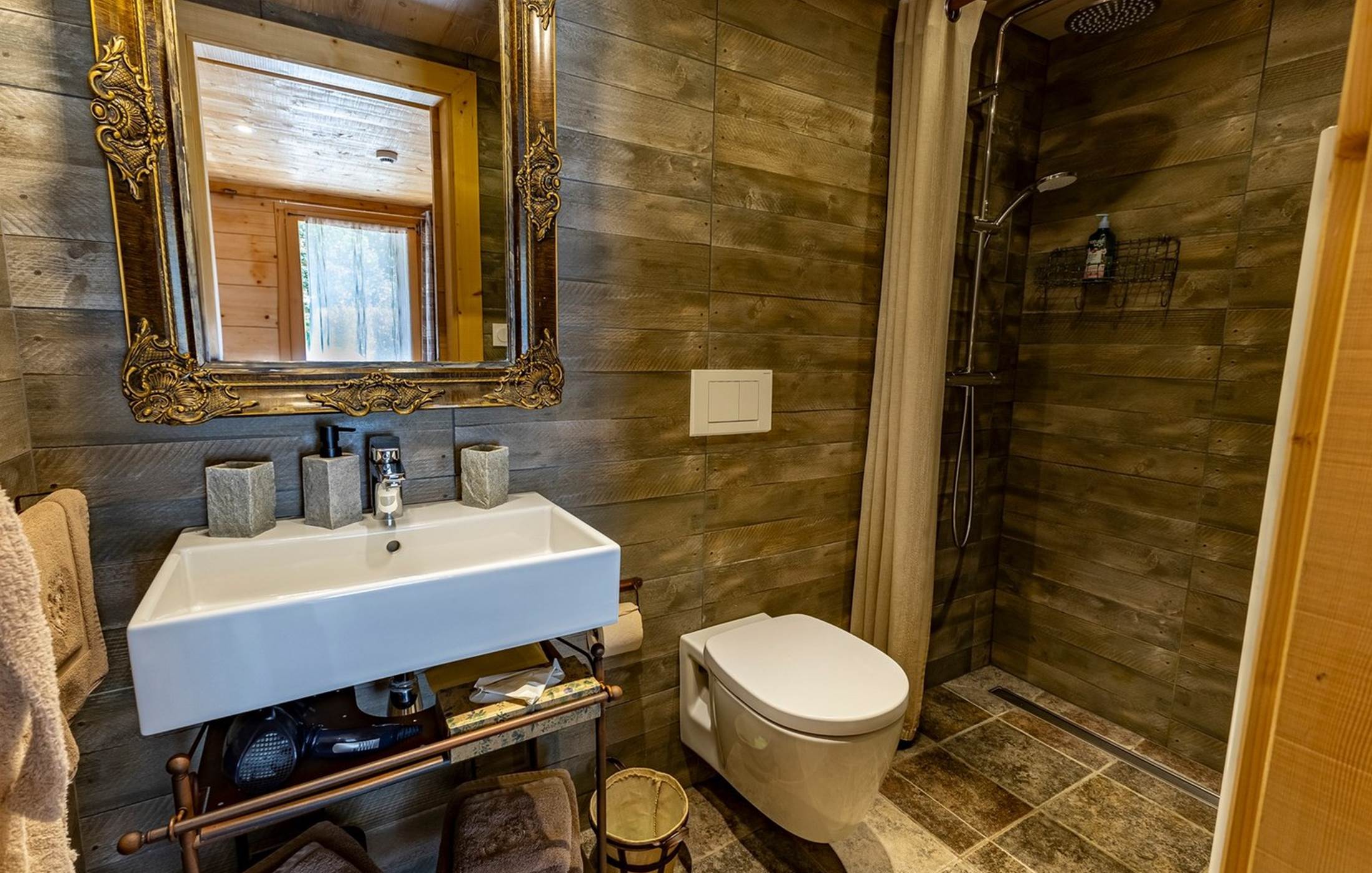 La sdb : Thème le poulailler