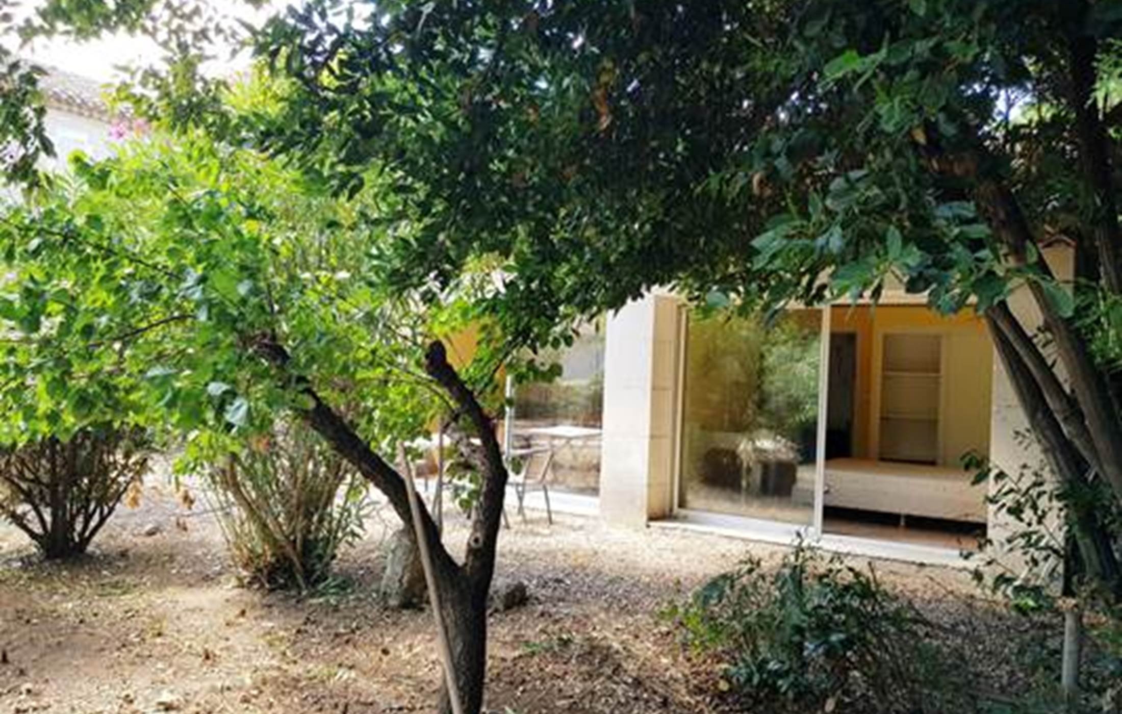 coin-repas-terrasse-cottage-provence