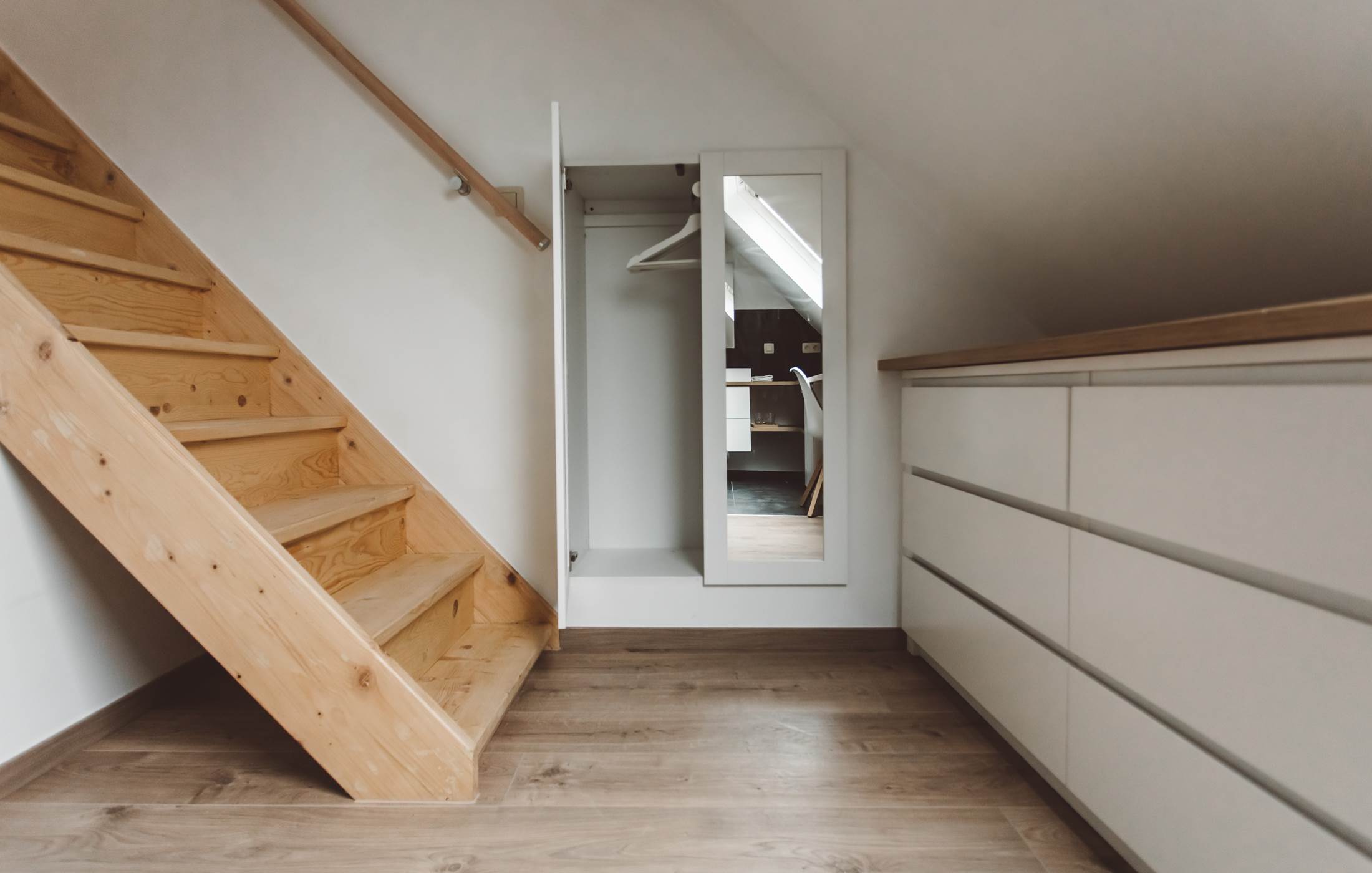 301 CHAMBRE SUPERIEUR - ARMOIRES