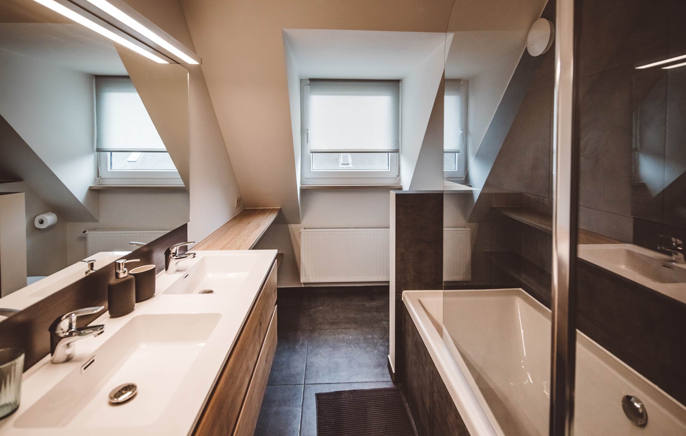 303 CHHAMBRE DE LUXE SALLE DE BAIN