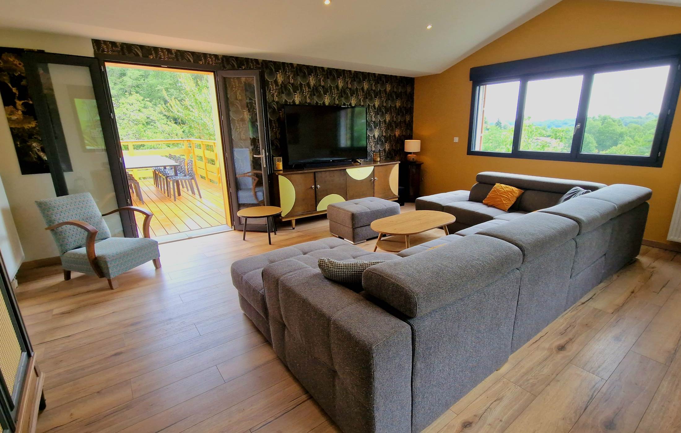 locationtouristiquerénovée/tranquilité/espacespacieux