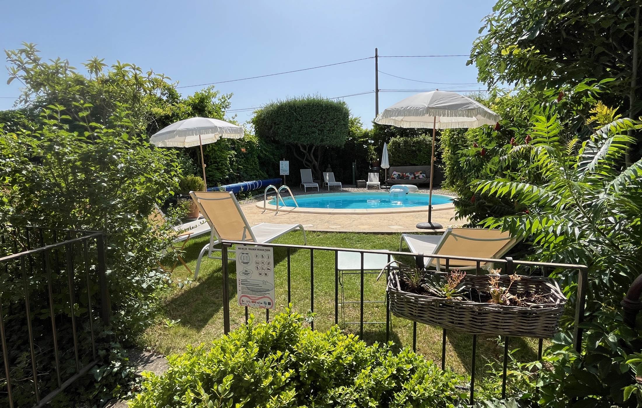 Le Mas Mellou / Gîtes et Chambres d'Hôtes - La Piscine