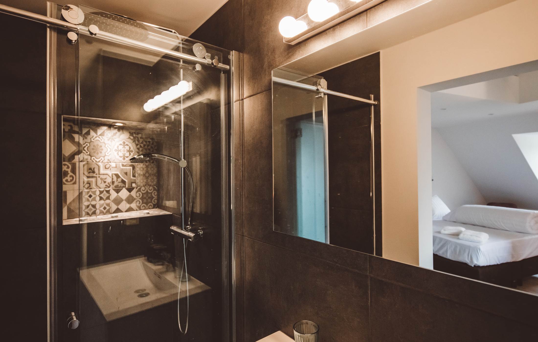 304 CHAMBRE DELUXE DOUCHE